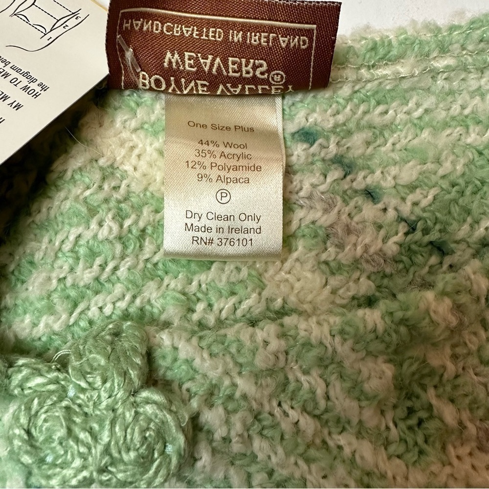 Boyne Valley Weavers Shawl NWT - Picture 9 of 12
